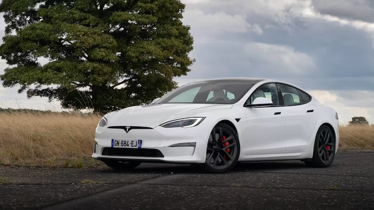 Tesla Model S: Revolutionizing the Electric Car Industry 2023