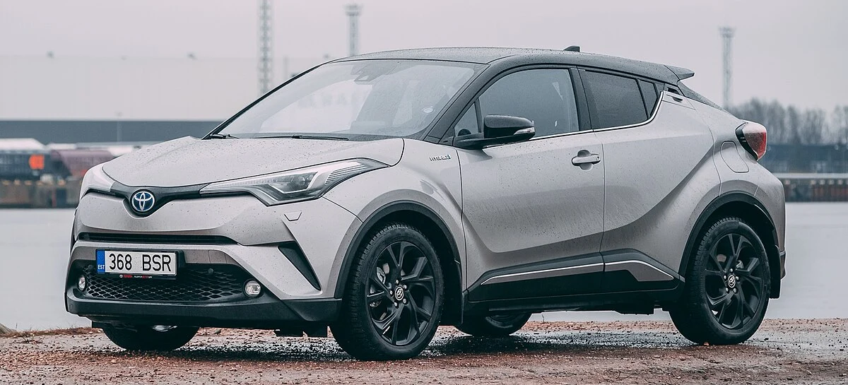 Toyota C-HR Hybrid: The Future of Eco-Friendly Driving 2